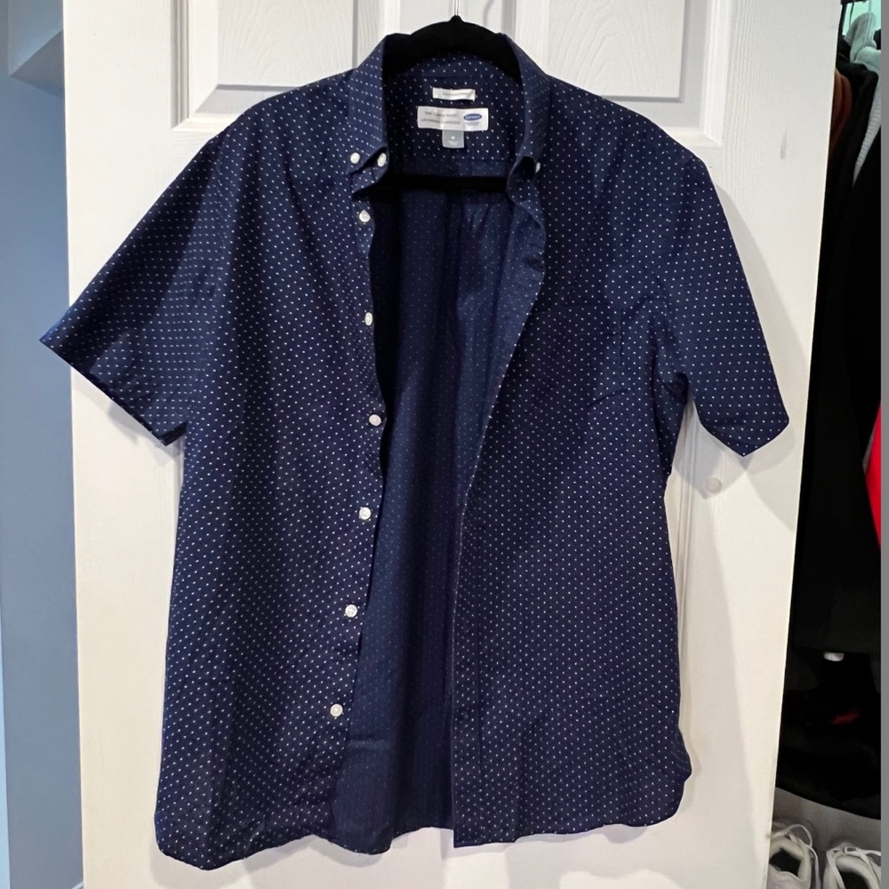 Old Navy Slim Fit Men’s Button Down Short Sleeve Shirt